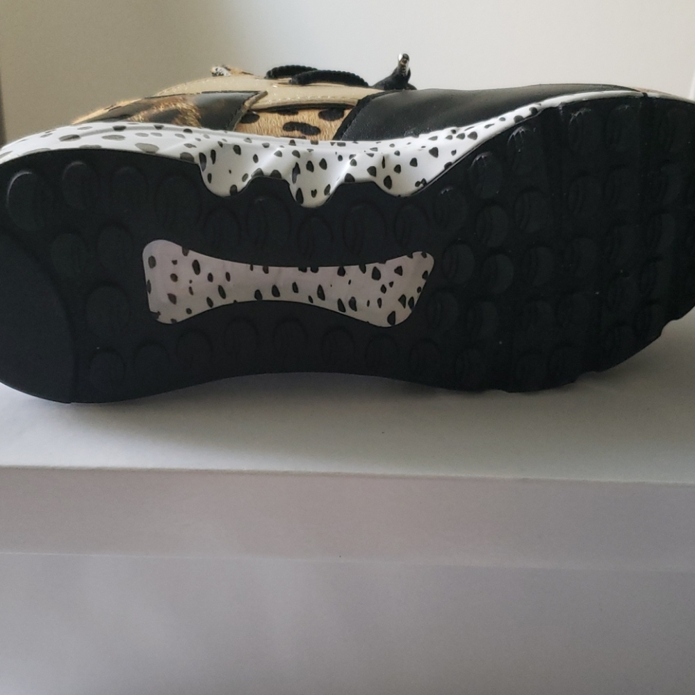 Shoes - Picture 4 of 6